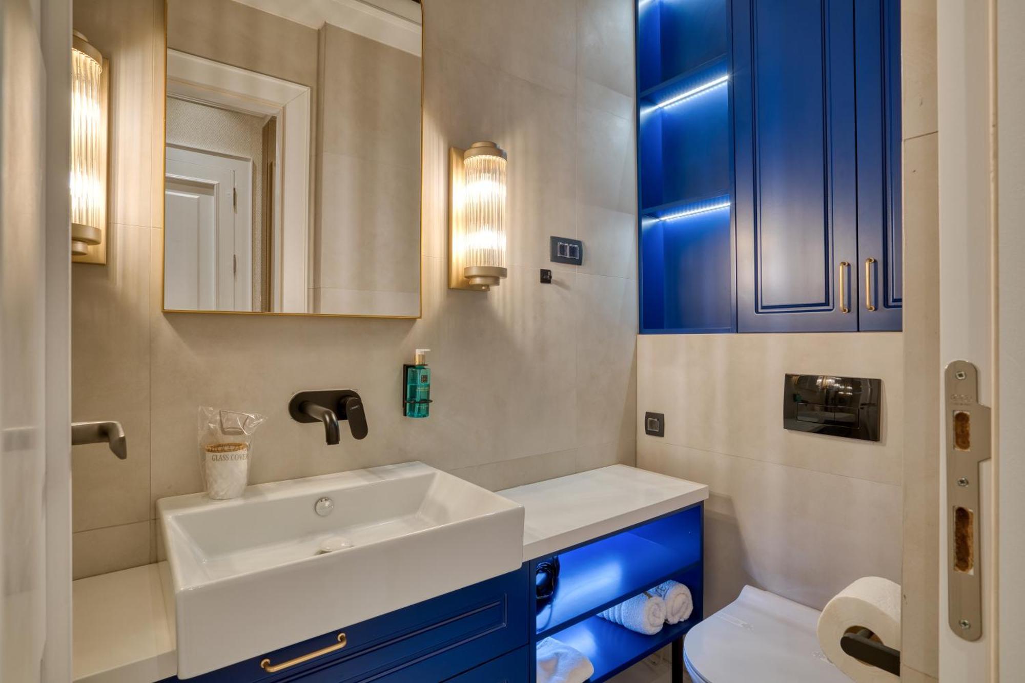 Hive Luxury Suites By Mn Property Kotor Exterior photo