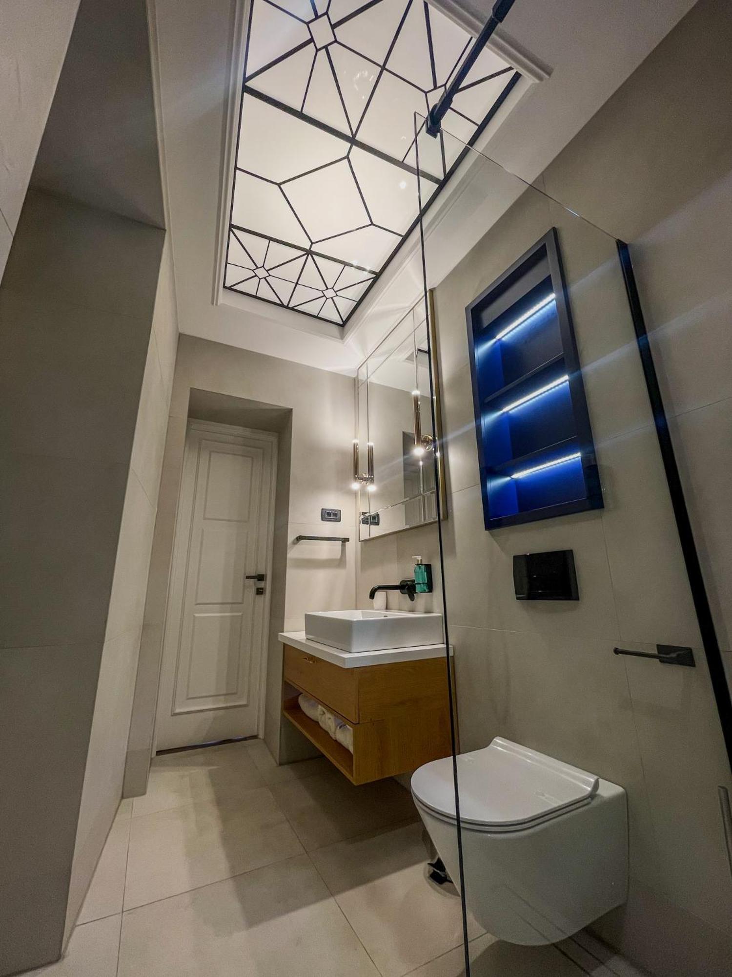 Hive Luxury Suites By Mn Property Kotor Exterior photo