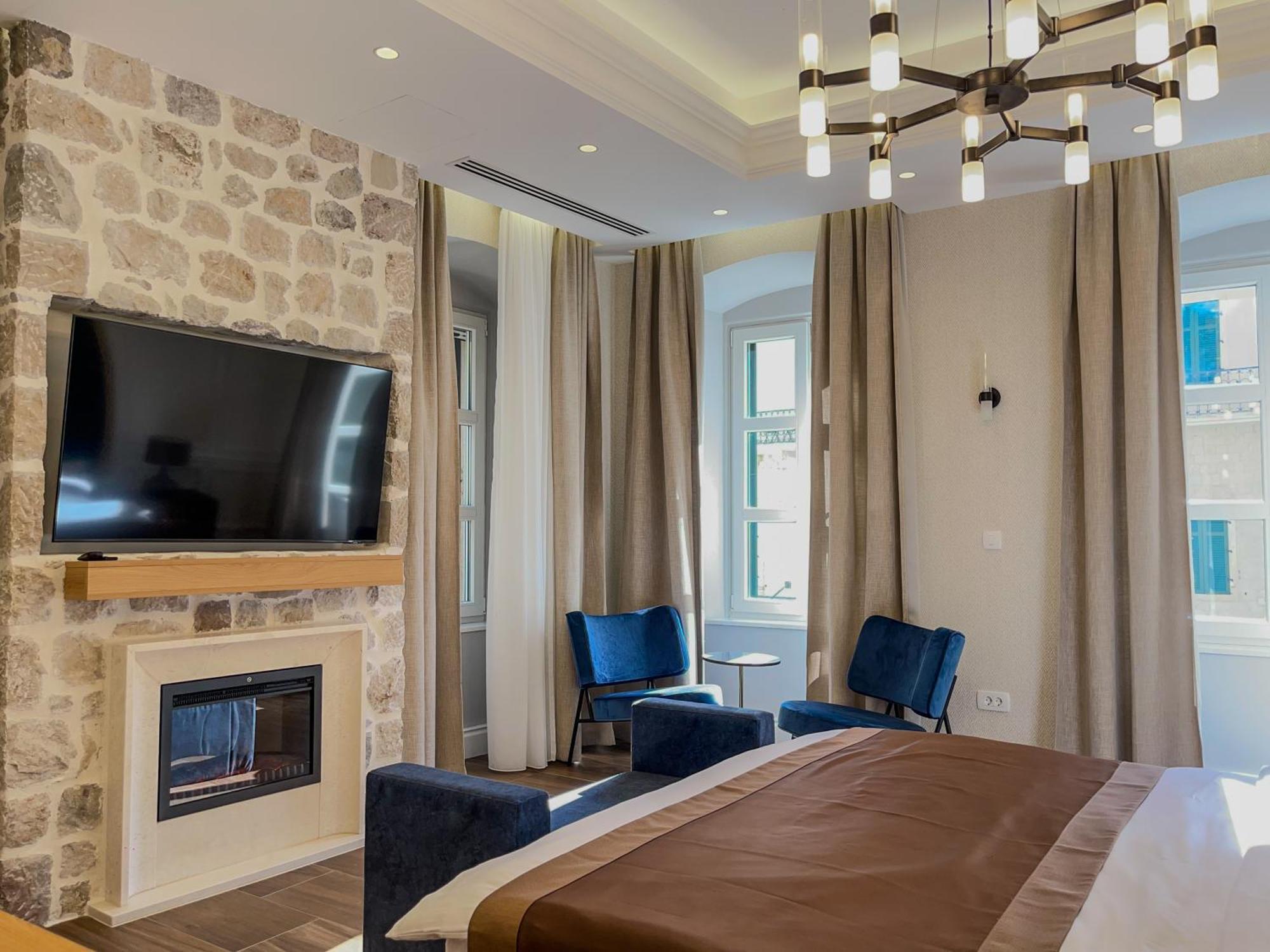 Hive Luxury Suites By Mn Property Kotor Exterior photo