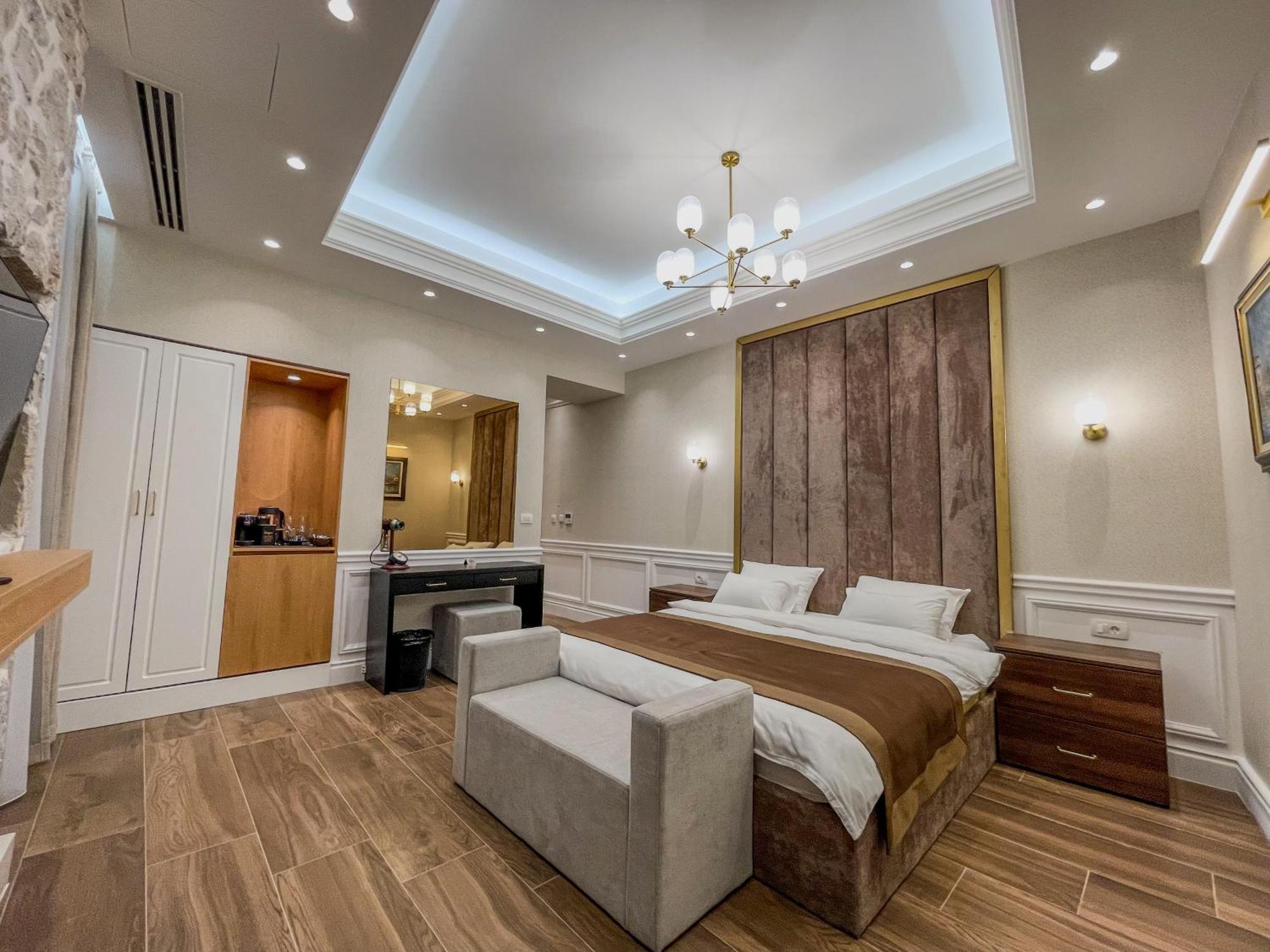 Hive Luxury Suites By Mn Property Kotor Exterior photo